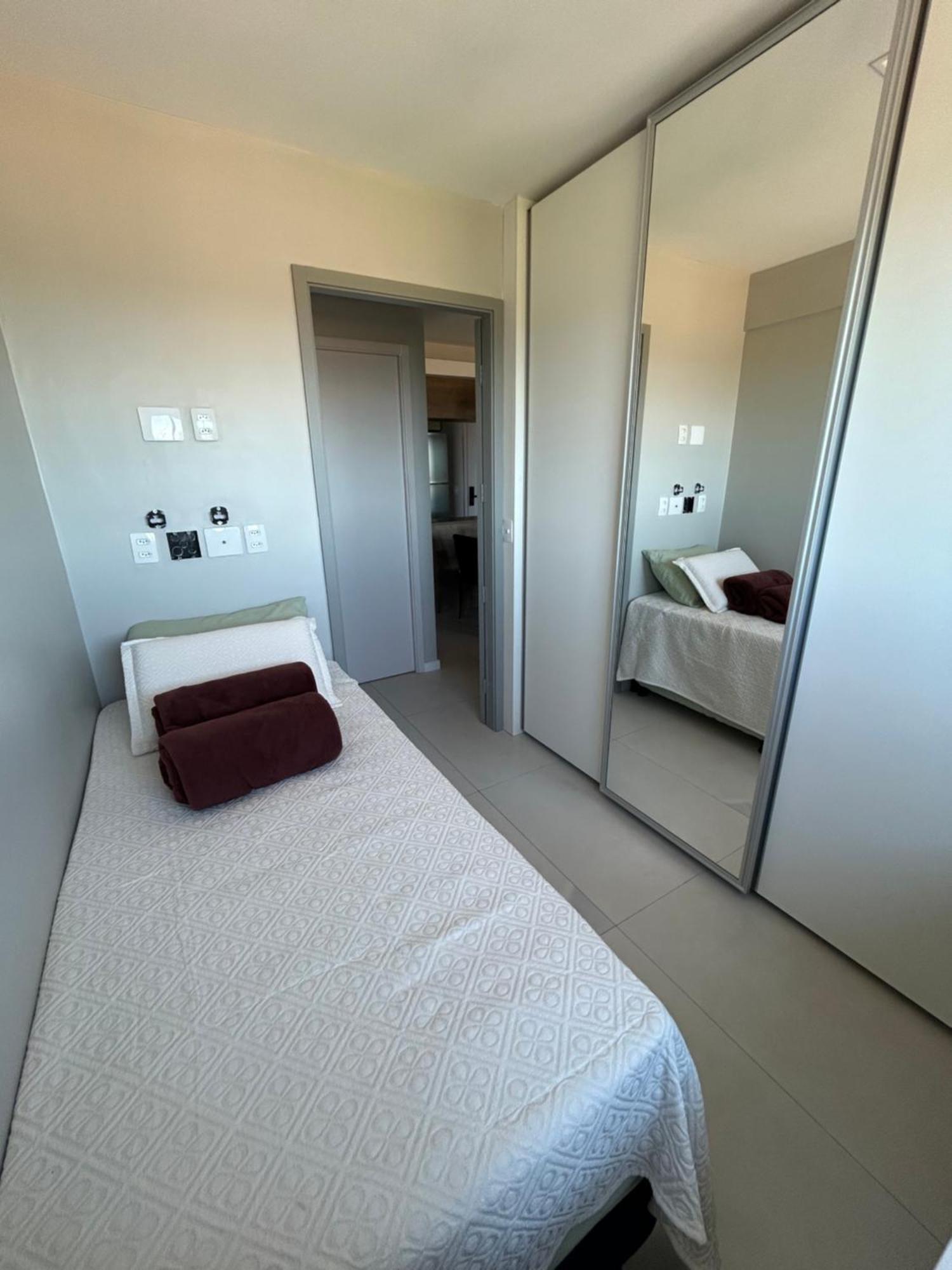 Apartamento Meu Aconchego Em - 2qts Com Ar E 1 Vaga De Garagem